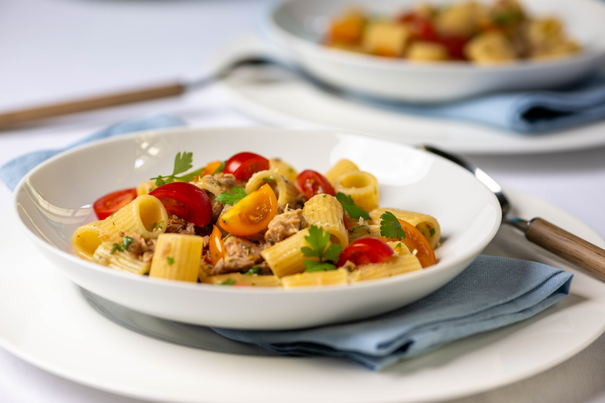 Pasta mit Thunfisch, Sardellen & Tomaten